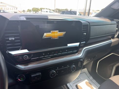 Used 2026 Chevrolet Silverado 2500 LT AWD/4WD image 15