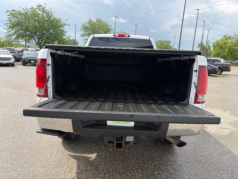 Used 2011 GMC Sierra 2500 SLT w/ SLT Convenience Package AWD/4WD image 17