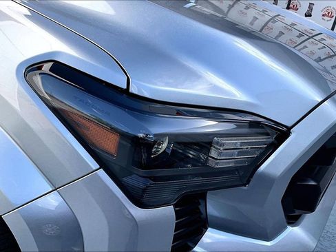 Certified 2025 Toyota Tacoma SR5 image 27
