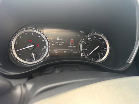 Used 2022 Toyota Highlander XLE AWD/4WD image 32