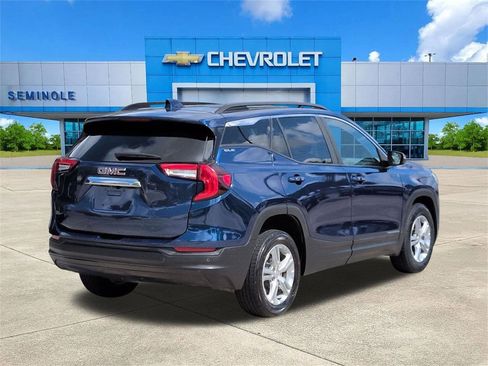 Used 2022 GMC Terrain SLE w/ Driver Convenience Package image 4