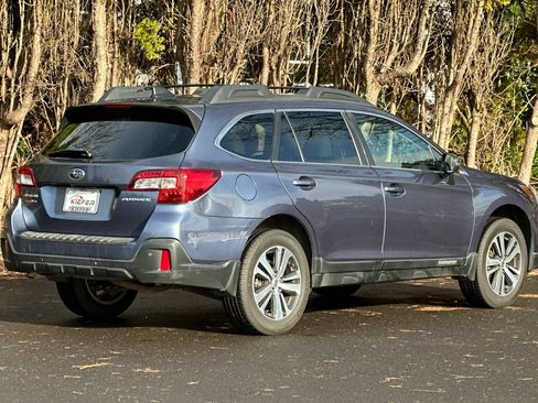 Used 2018 Subaru Outback 2.5i Limited image 4