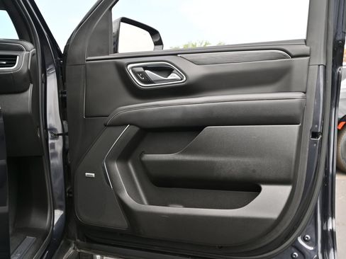 Used 2023 GMC Yukon XL SLT w/ SLT Luxury Package AWD/4WD image 27