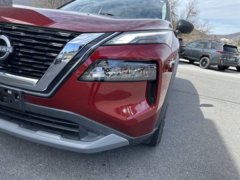 Used 2023 Nissan Rogue S image 10