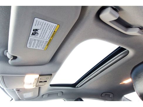 Used 2024 Nissan Sentra SR w/ SR Premium Package FWD image 31