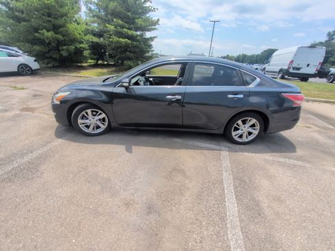 Used 2014 Nissan Altima 2.5 SL w/ Technology Package FWD image 13