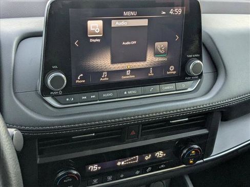 Used 2023 Nissan Rogue SV image 14