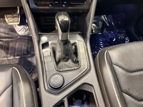 Used 2022 Volkswagen Tiguan SEL R-Line AWD/4WD image 42
