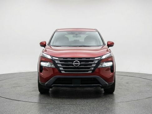 Used 2025 Nissan Rogue SV AWD/4WD image 2