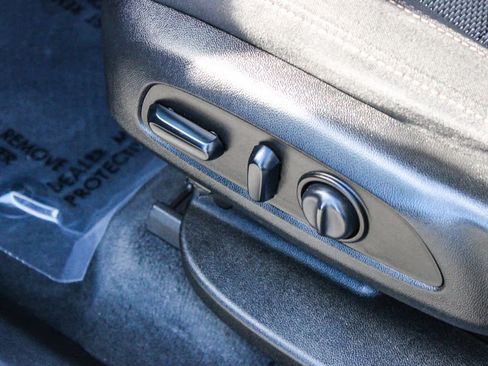 Used 2019 Chevrolet Traverse LT image 20