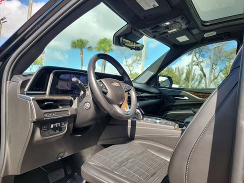 Used 2023 Cadillac Escalade ESV Sport Platinum image 14