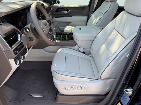 New 2026 GMC Yukon XL Denali w/ Sun & Power Step Package AWD/4WD image 8