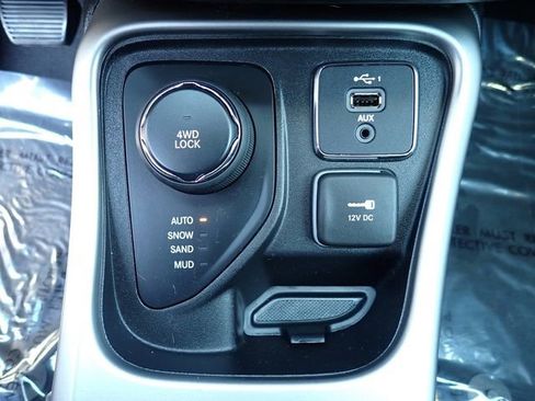 Used 2021 Jeep Compass 80th Special Edition image 25