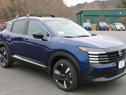 New 2026 Nissan Kicks SR w/ Cold Weather Package image 7