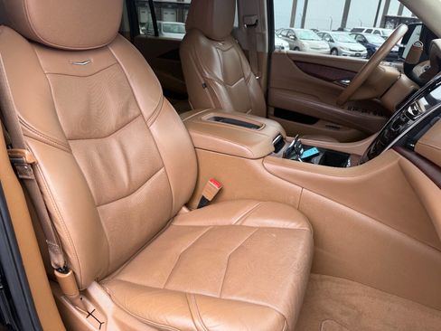 Used 2016 Cadillac Escalade ESV Platinum AWD/4WD image 48