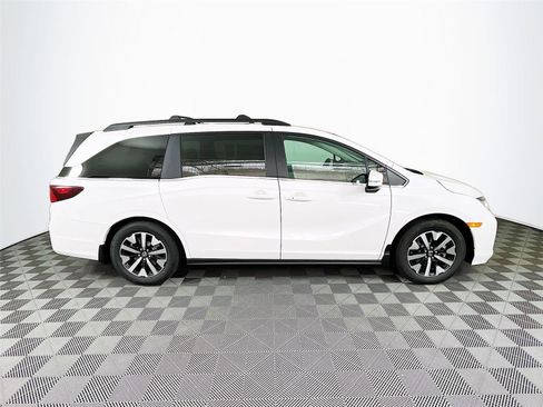 New 2026 Honda Odyssey EX-L image 9