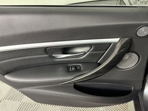 Used 2018 BMW 330i Sedan w/ Executive Package RWD image 25