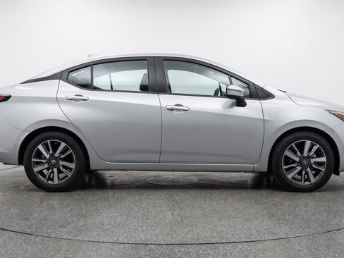Used 2025 Nissan Versa SV FWD image 11
