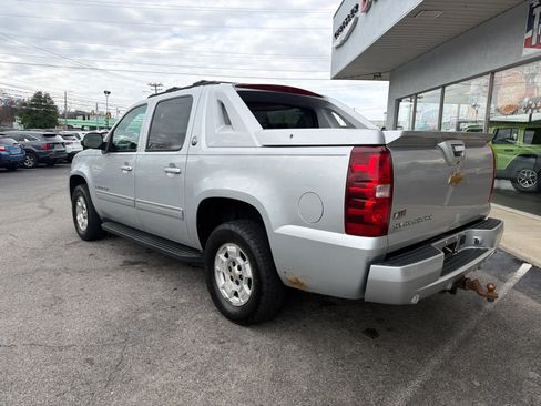 Used 2013 Chevrolet Avalanche LT image 10