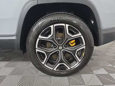 Used 2023 Rivian R1S Adventure AWD/4WD image 10