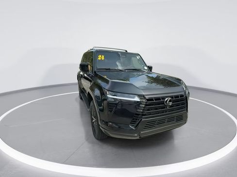 Used 2024 Lexus GX 550 w/ Accessory Package (2T) AWD/4WD image 3