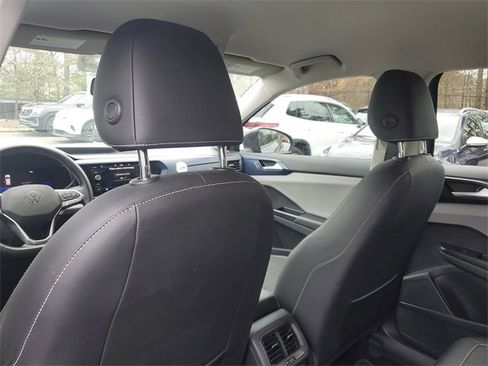 Used 2022 Volkswagen Taos SE image 12