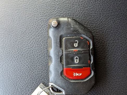 Used 2022 Jeep Wrangler Unlimited Sport AWD/4WD image 31