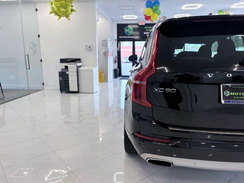 Used 2017 Volvo XC90 T6 Momentum w/ Vision Package AWD/4WD image 13