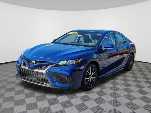 Used 2024 Toyota Camry SE FWD image 2