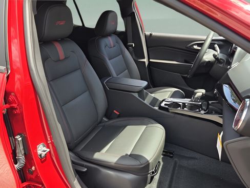 New 2026 Chevrolet Trax RS w/ Sunroof Package FWD image 22