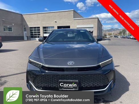 Used 2023 Toyota Crown Limited AWD/4WD image 2