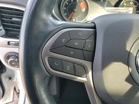 Used 2020 Jeep Cherokee Limited image 15