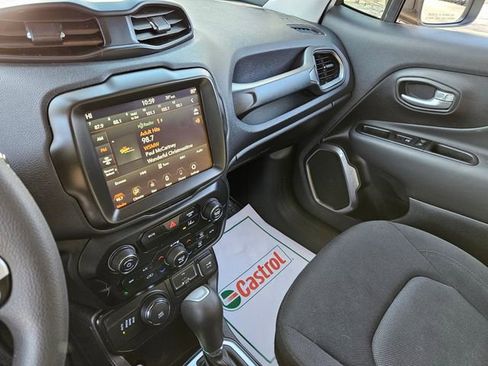 Used 2023 Jeep Renegade Latitude image 19