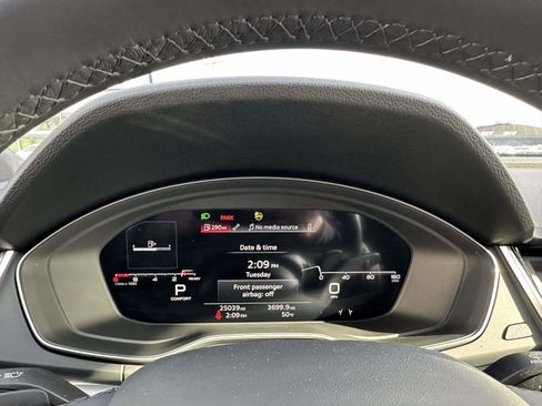 Used 2025 Audi Q5 2.0T Premium image 23