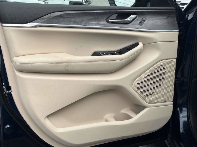 New 2026 Jeep Grand Cherokee Limited w/ Limited Altitude Package RWD image 11
