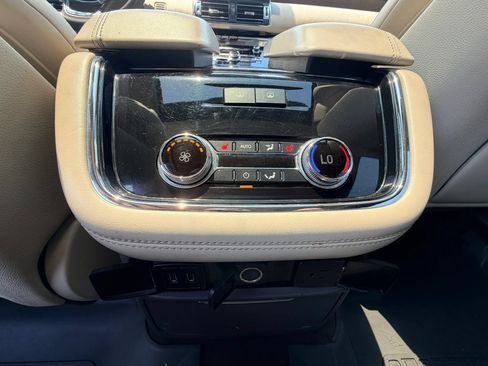 Used 2020 Lincoln Navigator Reserve w/ Luxury Package AWD/4WD image 24