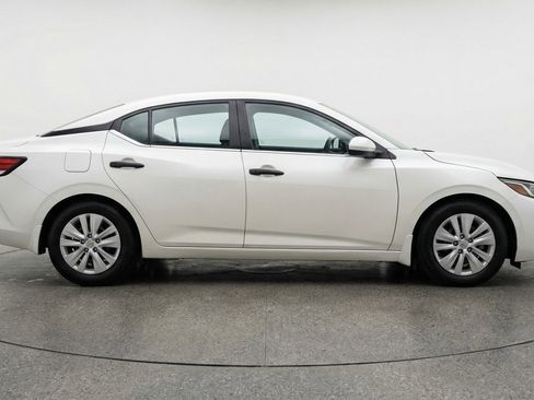 Used 2025 Nissan Sentra S FWD image 11