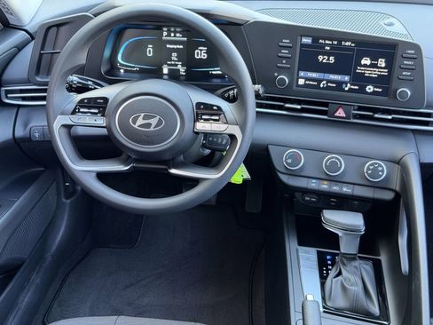 Certified 2026 Hyundai Elantra SE FWD image 12
