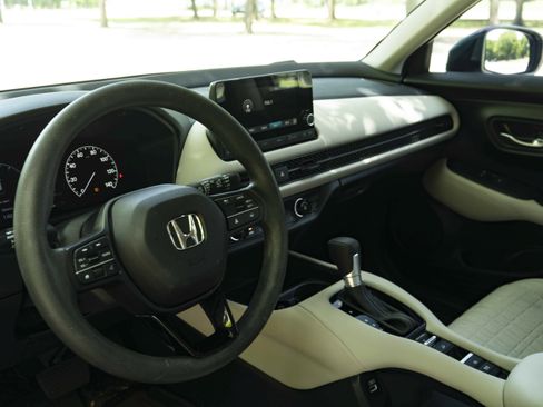 Used 2023 Honda HR-V LX image 16