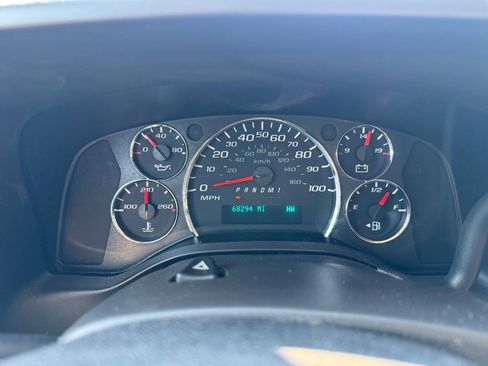 Used 2018 Chevrolet Express 3500 LT w/ LT Preferred Equipment Group RWD image 26