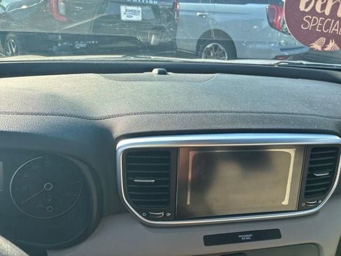 Used 2021 Kia Sportage LX FWD image 21