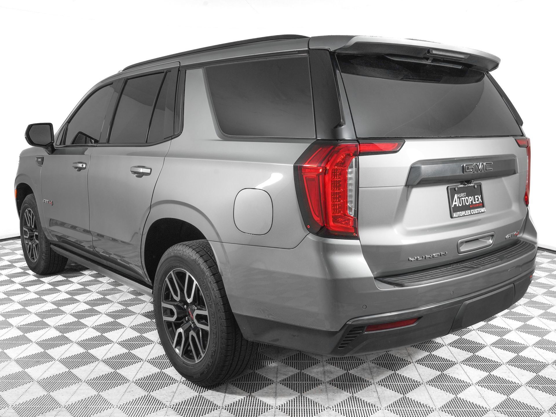 Used 2023 GMC Yukon AT4 AWD/4WD image 6