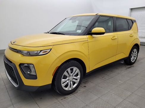 Used 2020 Kia Soul LX FWD image 2