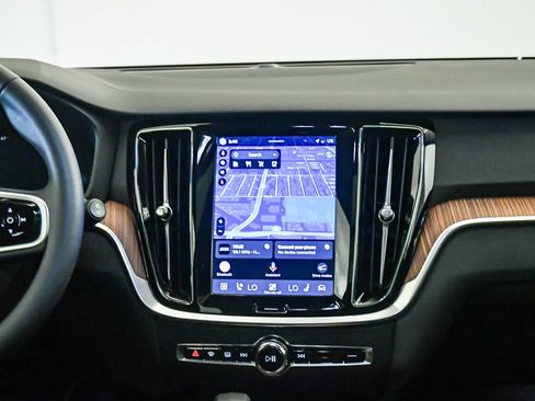 Certified 2025 Volvo V60 B5 Cross Country Plus AWD/4WD image 14