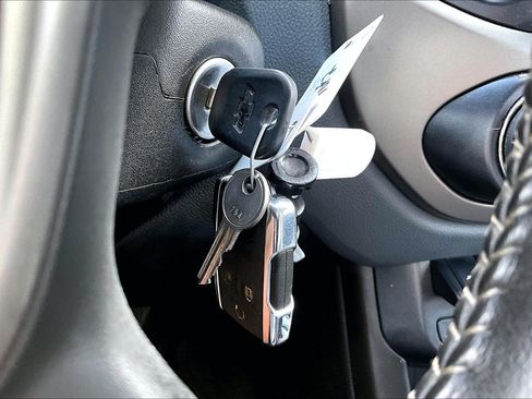 Used 2018 Chevrolet Colorado Z71 AWD/4WD image 12