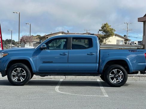 Used 2019 Toyota Tacoma TRD Sport w/ Technology Package image 6