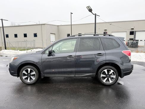 Used 2017 Subaru Forester 2.5i Premium w/ All-Weather Package image 6