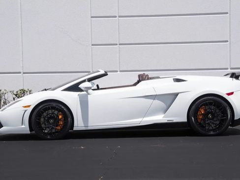 Used 2013 Lamborghini Gallardo LP 550-2 RWD image 2
