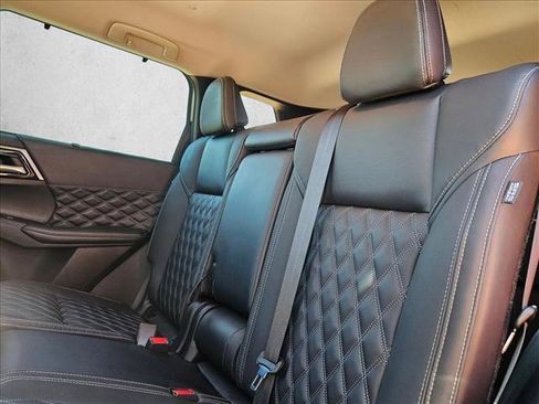 Used 2023 Mitsubishi Outlander SEL AWD/4WD image 19