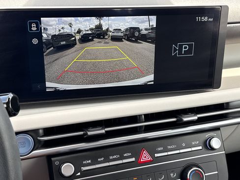 Used 2025 Hyundai Tucson SE FWD image 24